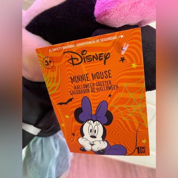 NWT..Minnie Mouse Halloween 🎃 Greeter - Picture 5 of 6